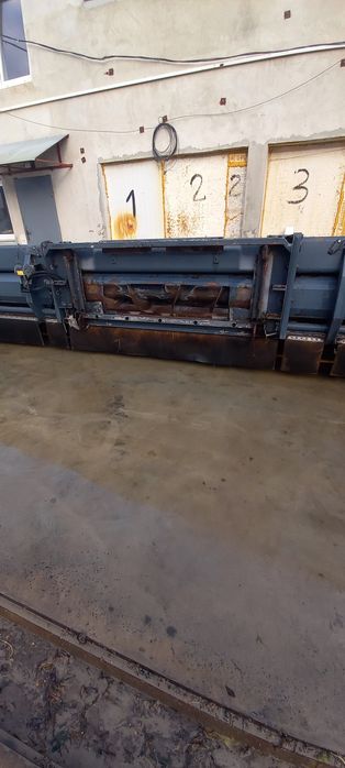 Продам жатку жниварку кукурудзяну 8х75 Gressoni італія