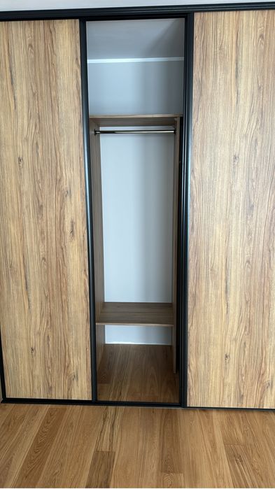 Szafa przesuwna jak nowa