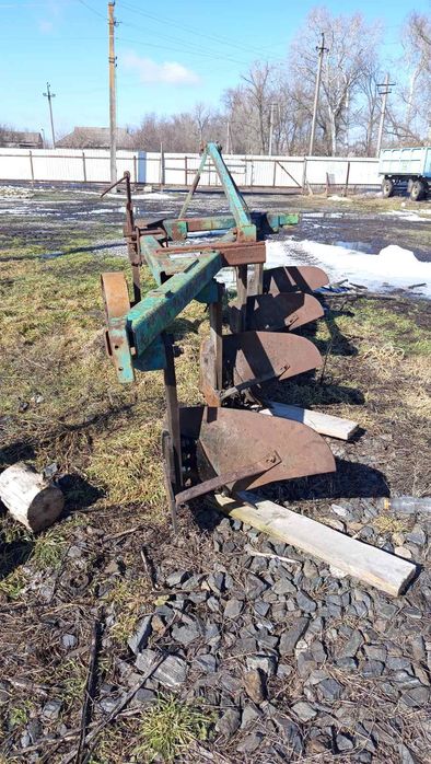 Плуг 4 корпусний в гарному стані