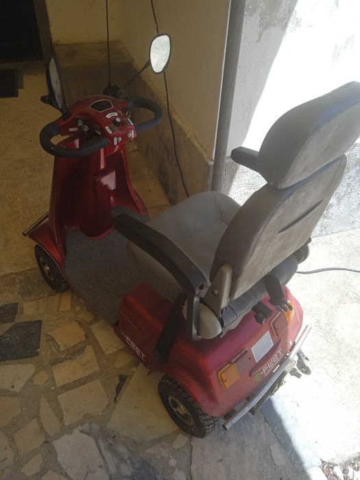 Scooter elétrico semi-novo para despachar