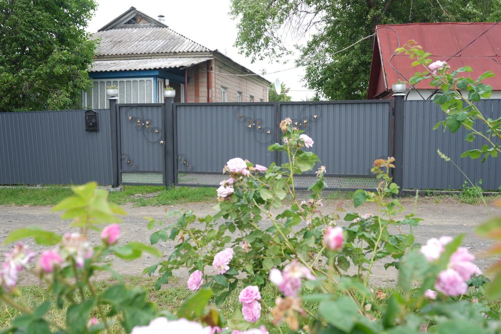 Будинок в селі. Дача.