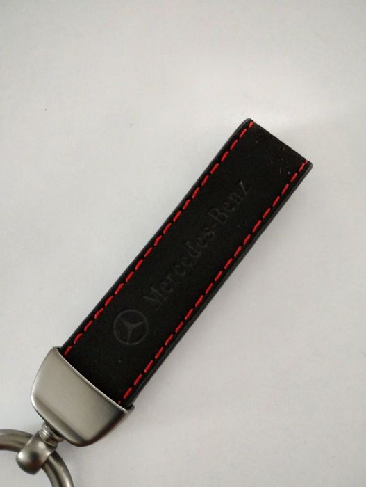 Breloczek Mercedes Benz zamszowy elegancki