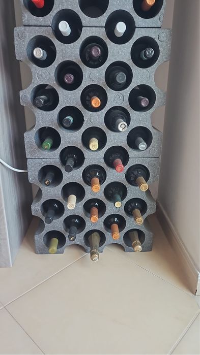 2 garrafeiras cinzentas polistireno 15 garrafas