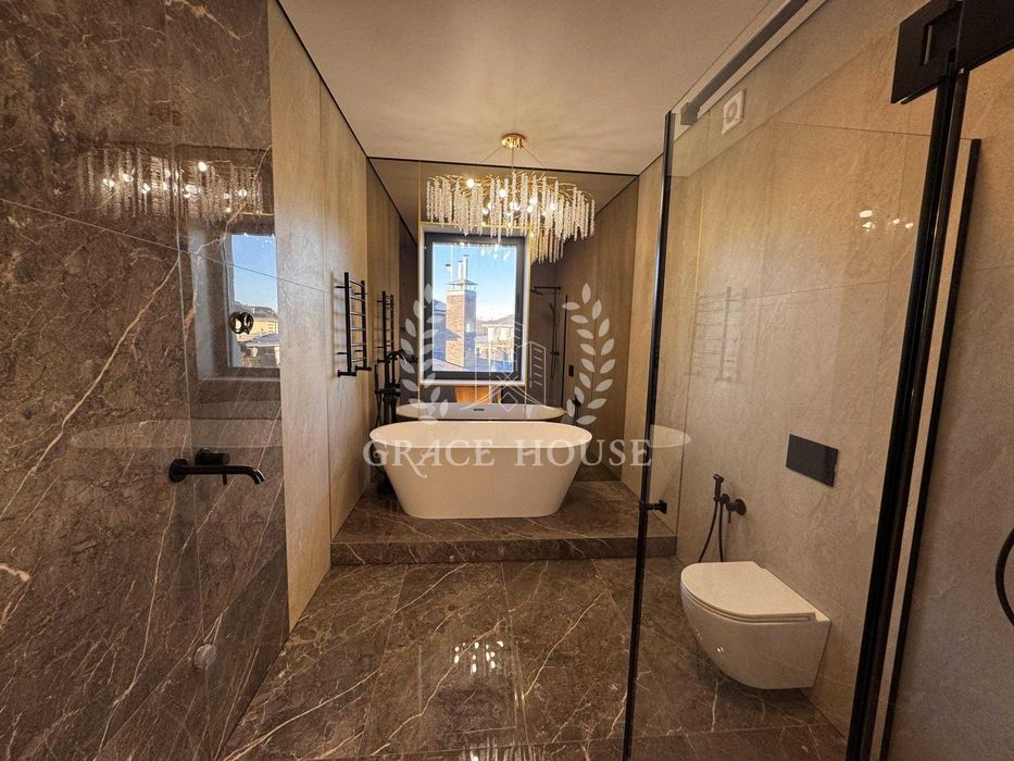 Продаж нового сучасного будинку з ремонтом 287 м², 10 сот, Ходосіївка