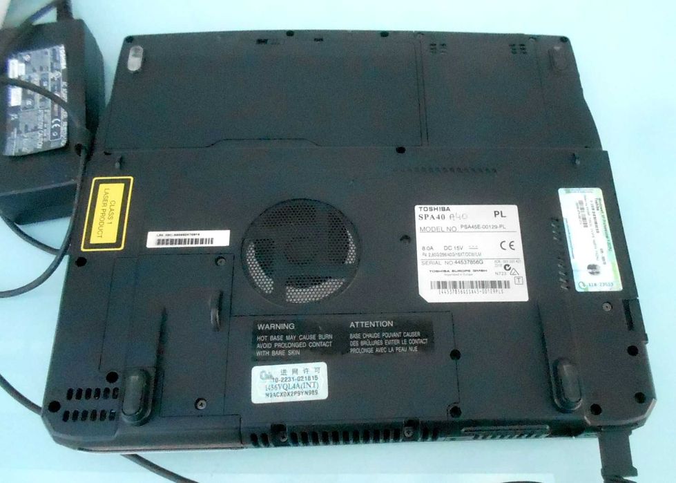 TOSHIBA  A40 laptop oryginał japoński + zasilacz  podręcznik  w j. pol