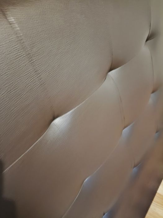 Cabeceira de cama preta