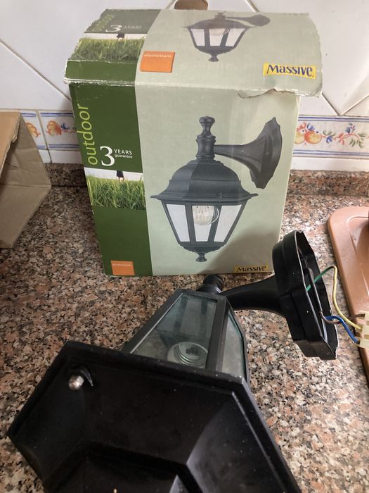 Candeeiros novos pretos de parede