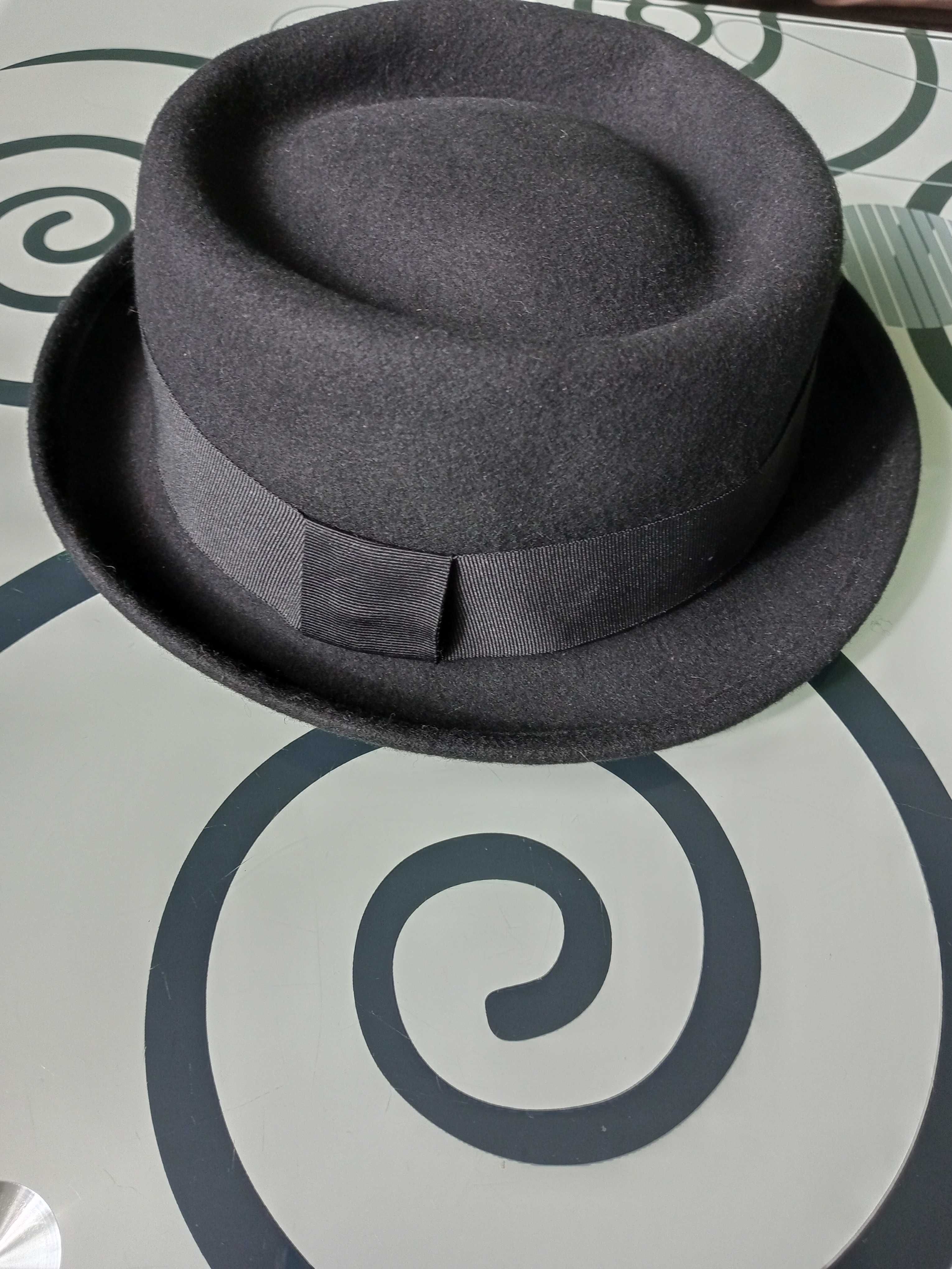Стильная шляпа с синим полем D 177-02.05