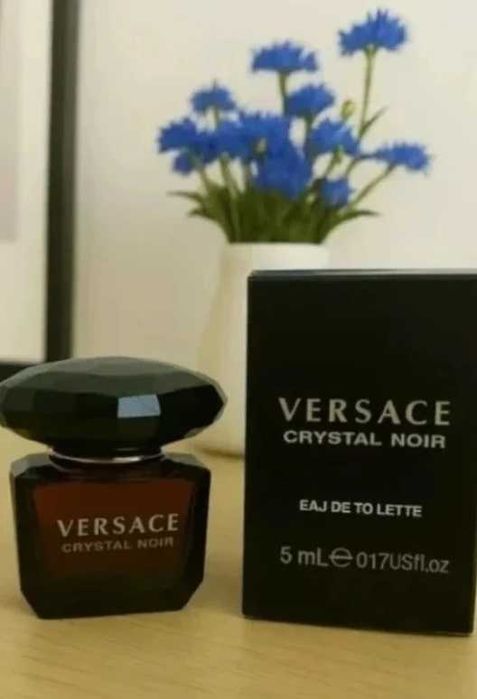 Versace Crystal Noir Eau de Toilette zjawiskowa miniaturka 5 ml