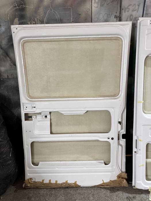 Двери задние Volkswagen LT (стекловолокно)