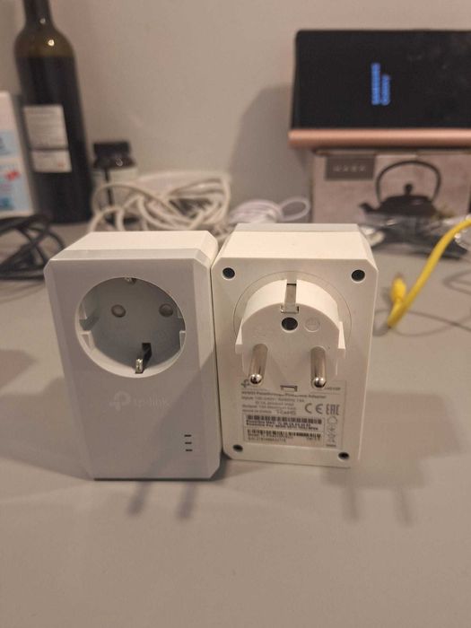 Extensor wifi e de tomada elétrica para internet