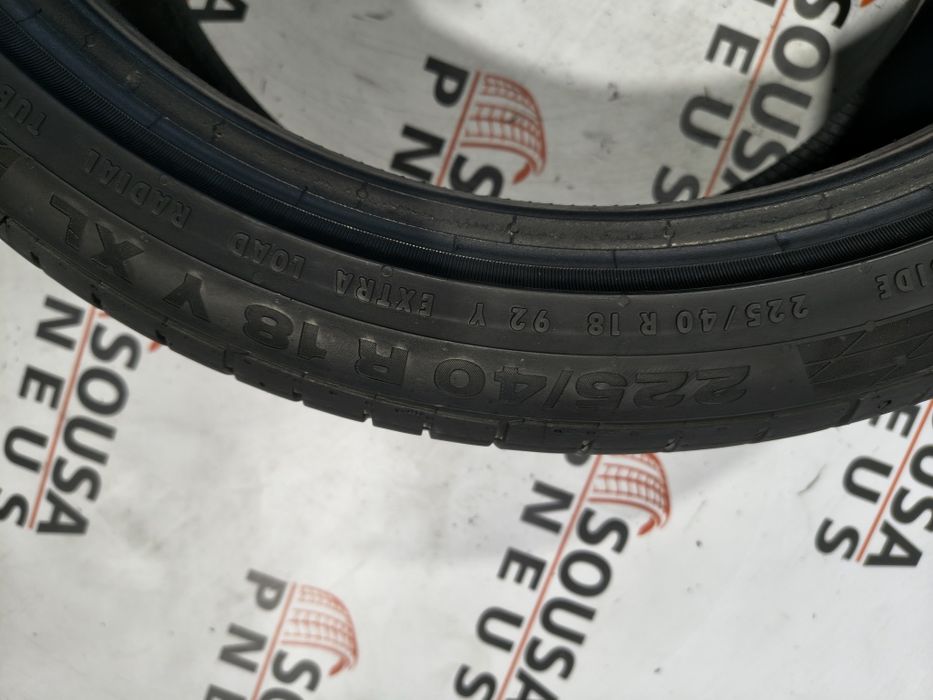 2 pneus semi novos 225-40R18 Continental - Oferta dos Portes