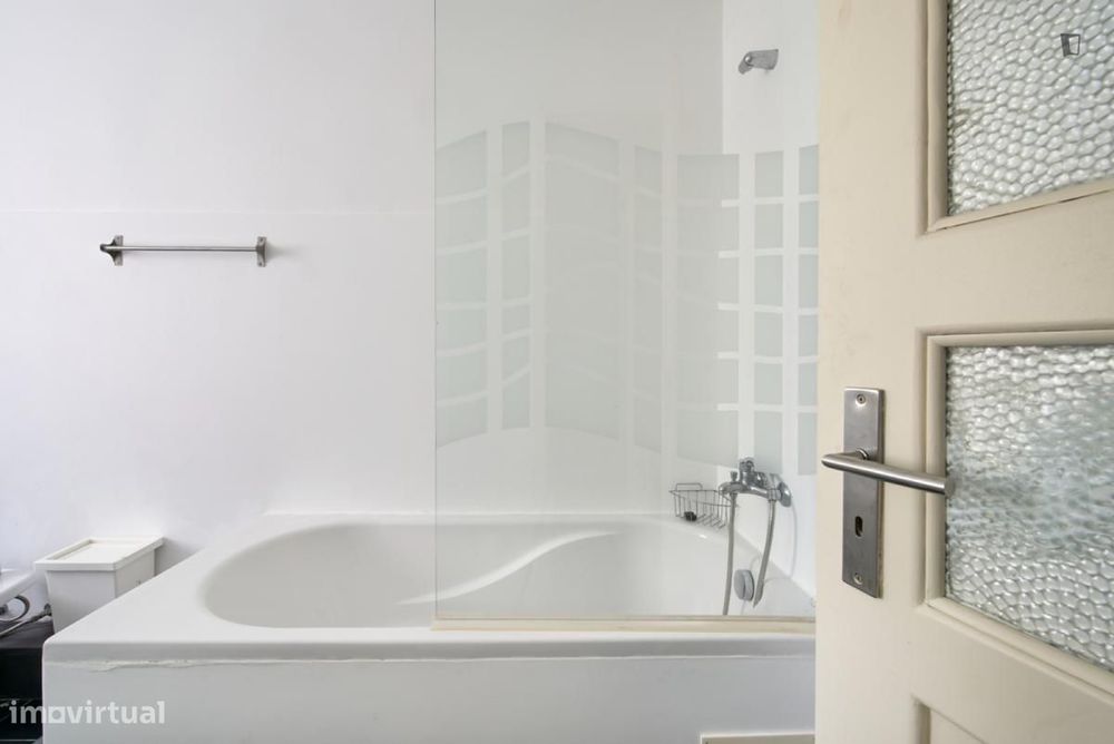 Quarto - localizado em Alameda Lisbon