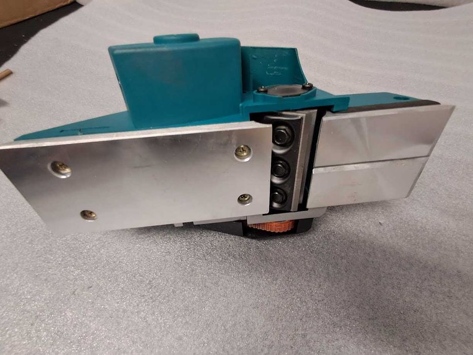 Strug elektryczny ręczny 800 W  11000 obrotów na minutę