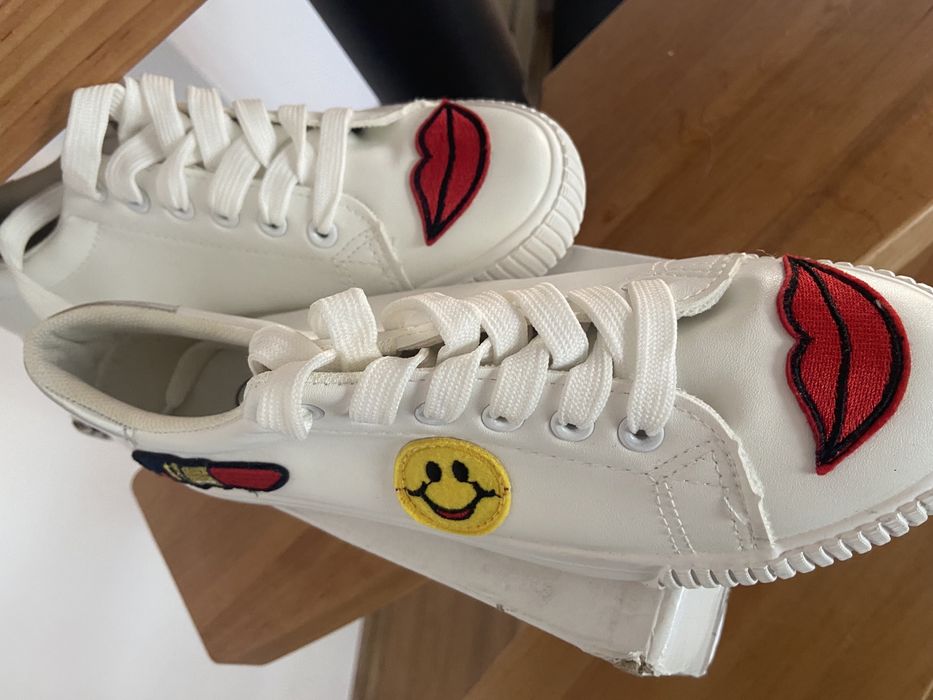 Nowe buty, ozdabiane