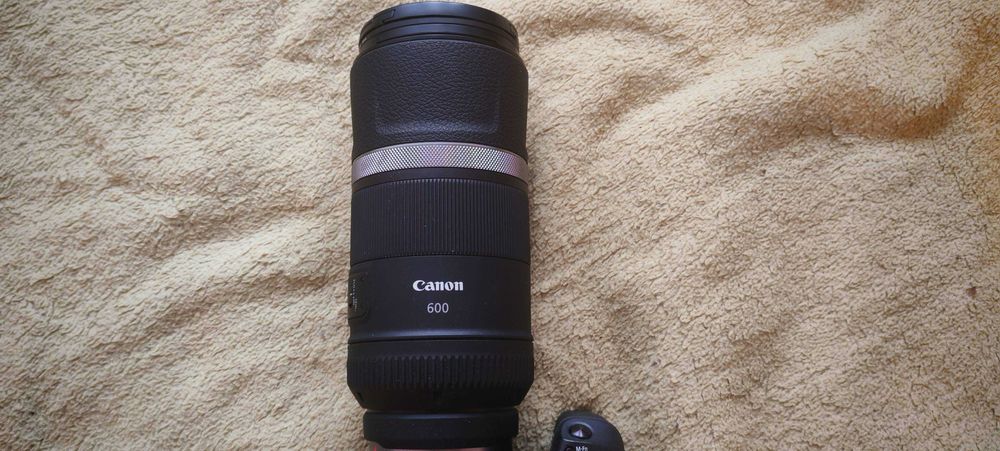Sprzedam obiektyw Canon rf 600 mm