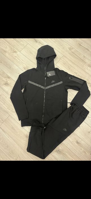 Nowy komplet nike tech fleece rozmiar XL