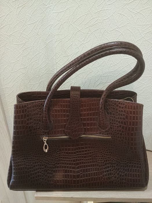 Сумка из натуральной кожи,абсолютно новая