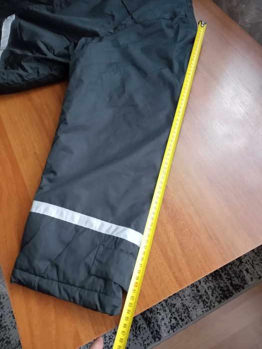 Куртка теплая непромокающая.