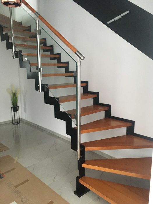 schody wewnętrzne konstrukcja stalowa