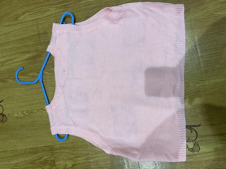 Рожева жилетка з червоними сердечками, розмір L