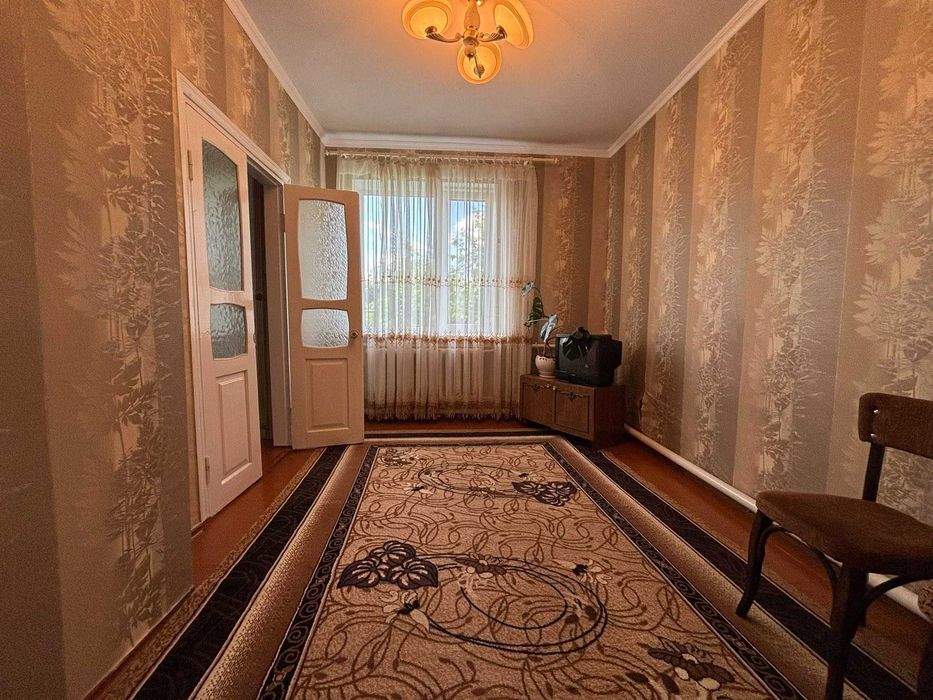 Продаж 2 поверхового будинку з гаражем і ділянкою, вул. Шевченка 15