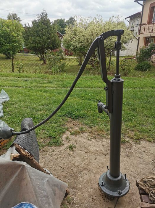 Pompa ręczna żeliwna do wody antyk zabytkowa
