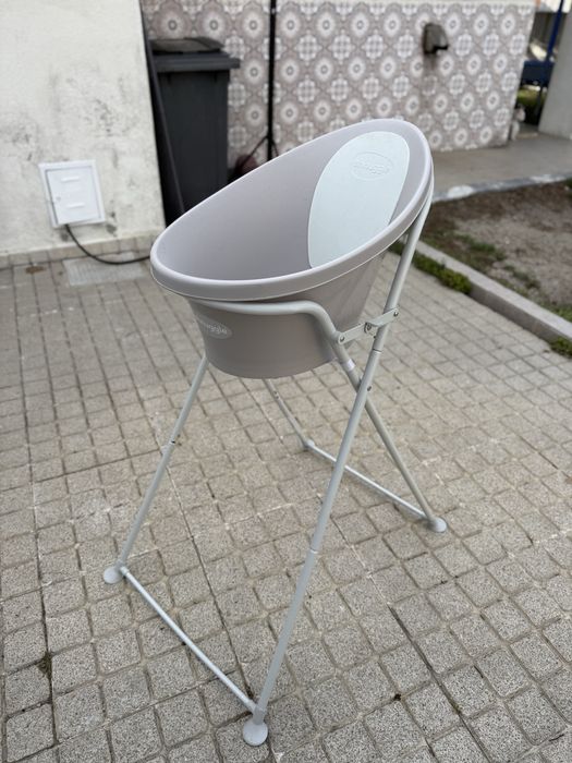 Banheira Shnuggle Baby Bath Taupe com suporte dobrável