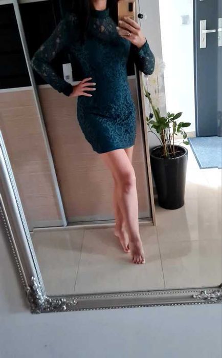 Koronkowa sukienka S