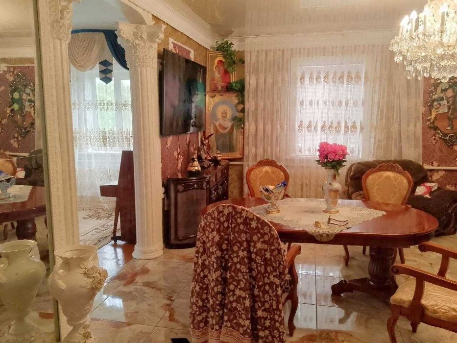 Продам гарний будинок з ремонтом в районі Масани