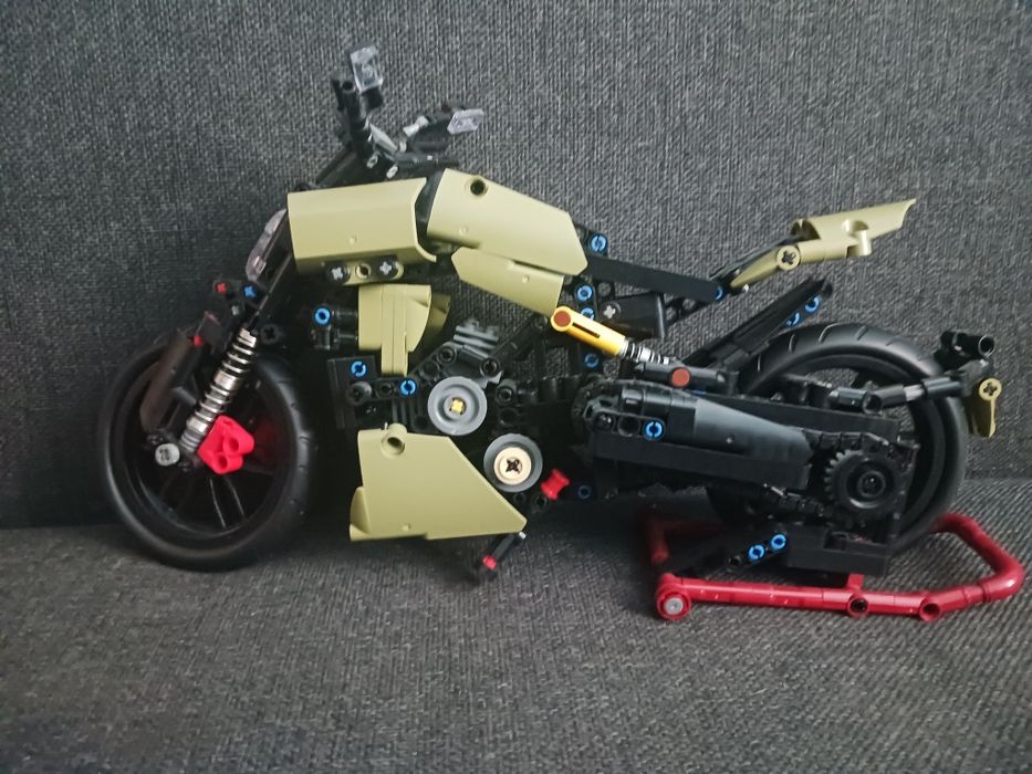 Model motoru lego