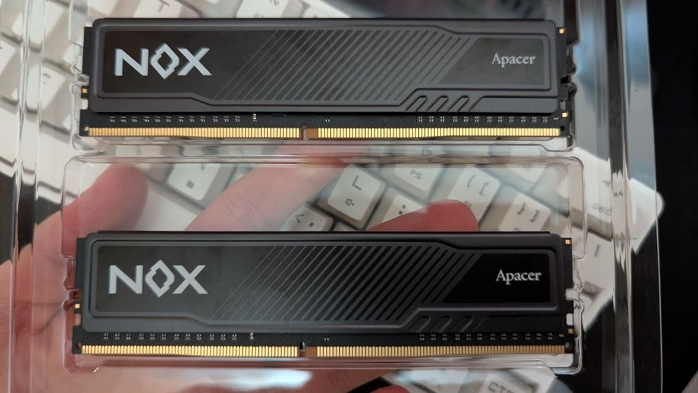 Продам DDR4 Apacer NOX 16GB (2x8GB) 3200Mhz