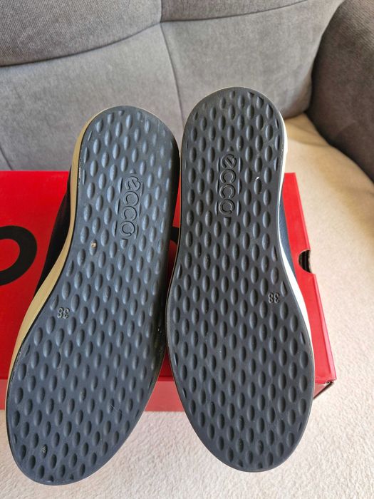 Obuwie Ecco Soft 8 w rozmiarze 38