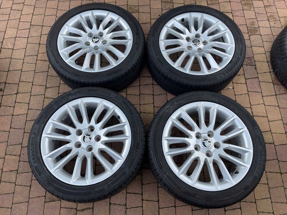 3889. Koła letnie Skoda Octavia II oryginalne 5x112 ET54 225/45/17 22r