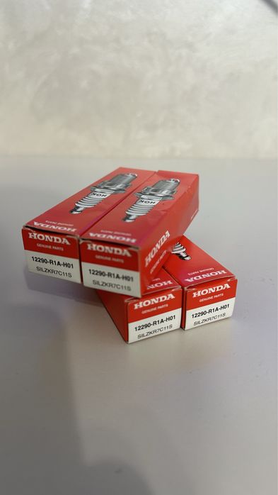 Свеча зажигания honda 12290R1AH01, silzkr7c-11s