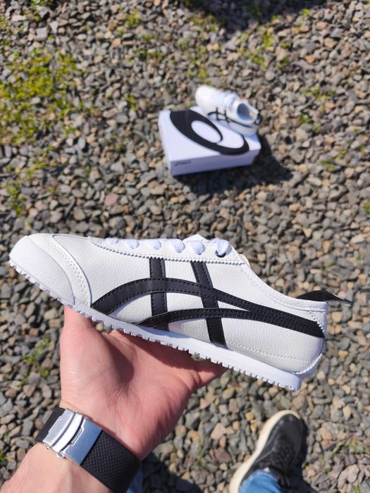 Кросівки Asics Onitsuka Tiger жіночі білі шкіряні р 37-41