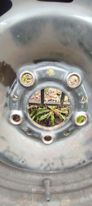 Продам комплект дисків з резиною. Стояли нв бмв х1