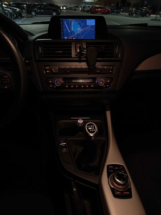 BMW 116d 2014 – Teto Abrir – Bancos Aquecidos – GPS – Revisão Feita