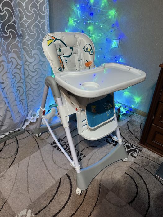 Дитячий стільчик для годування