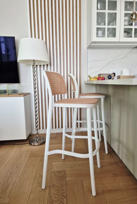 Dwa hokery, rattan