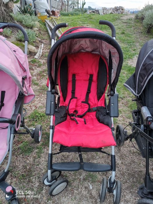 Carrinhos de passeio em bom estado 15€ cada um..