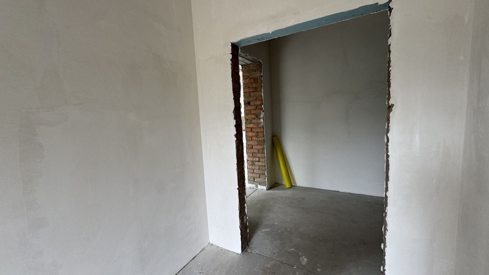 Одно поверховий чистовий будинок, підвал, гараж! Топова еколокація!