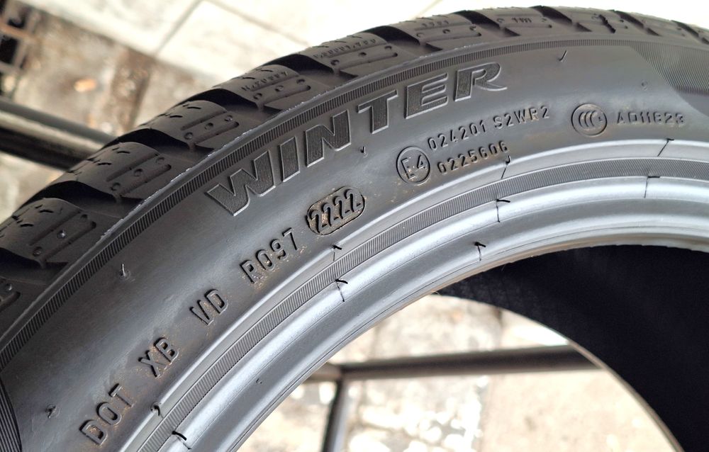 245/40R18 Pirelli SottoZero 3 Winter 97V XL 2022r D/B/72dB 200zł/szt