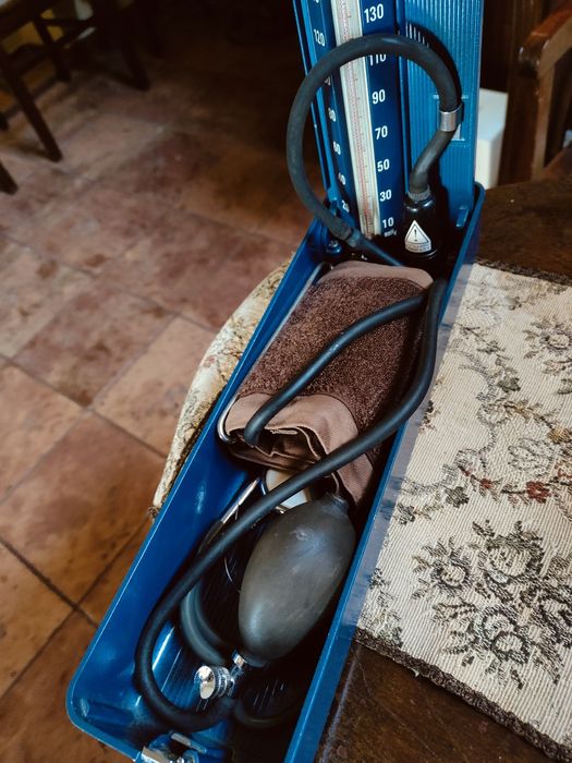 Esfigmomanómetro coluna de mercúrio peça antiga