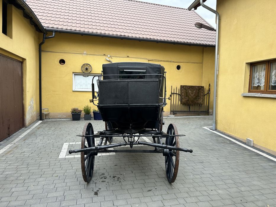 Lando, landauer powóz konny