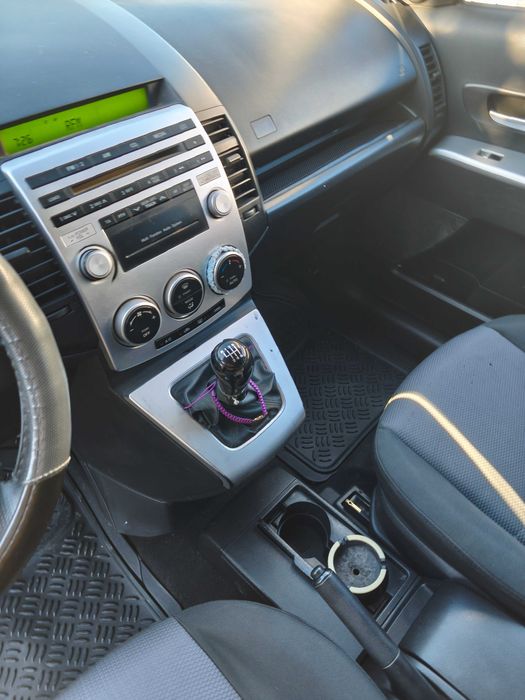 Carro Mazda 5 7 lugares