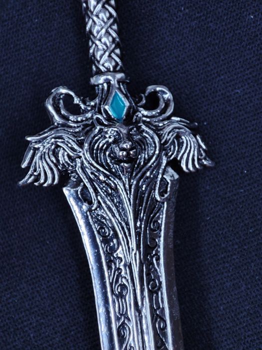 Amulet, łańcuszek na szyję