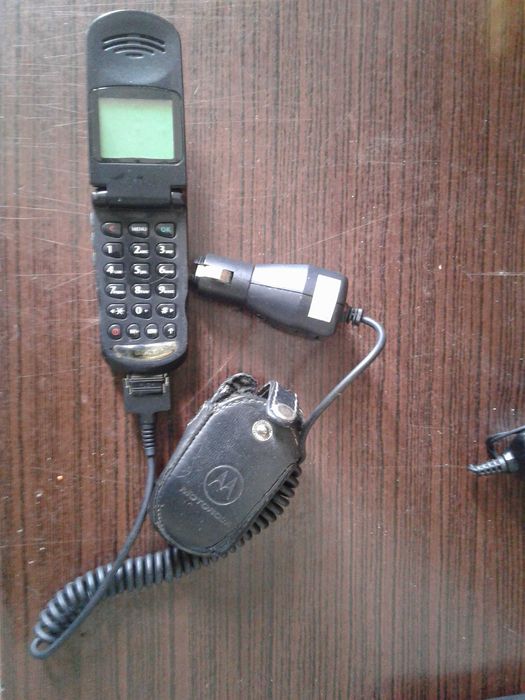 Acessórios e telemóvel VINTAGE Motorola V3688
