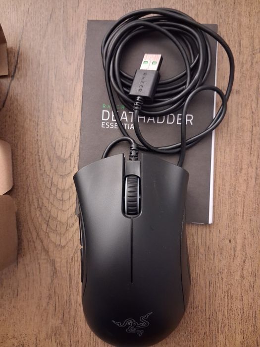Rato gaming razer Deathadder essencial