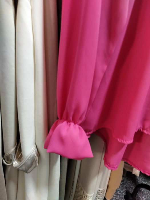 Nowa piękna różowa koszula